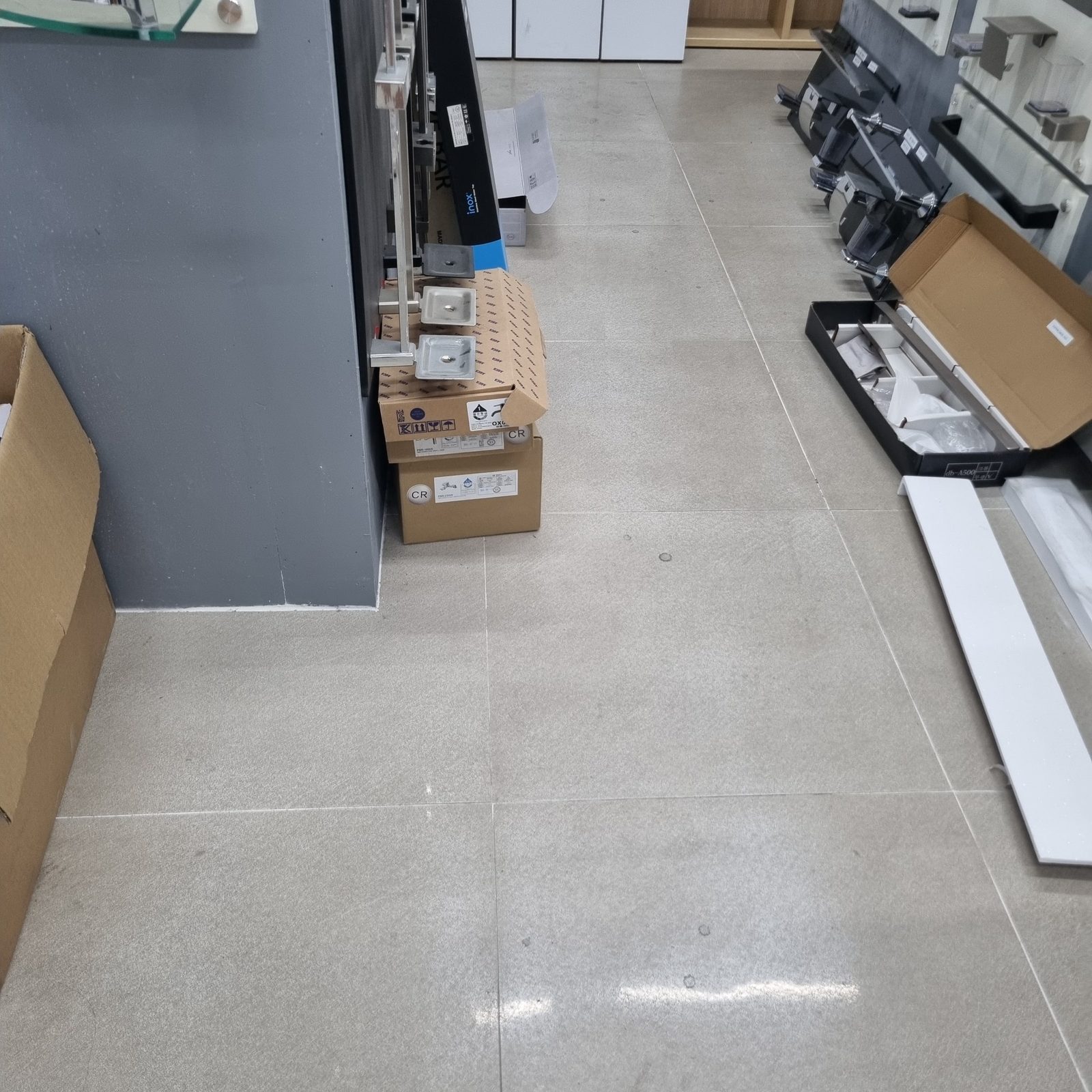 입주청소를 마친 사무 공간