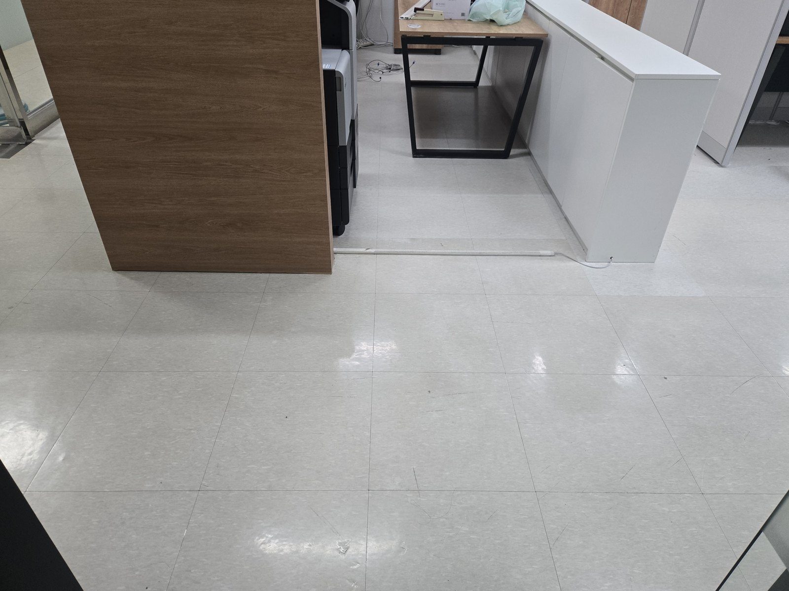 왁스 코팅 후 광택이 오른 바닥